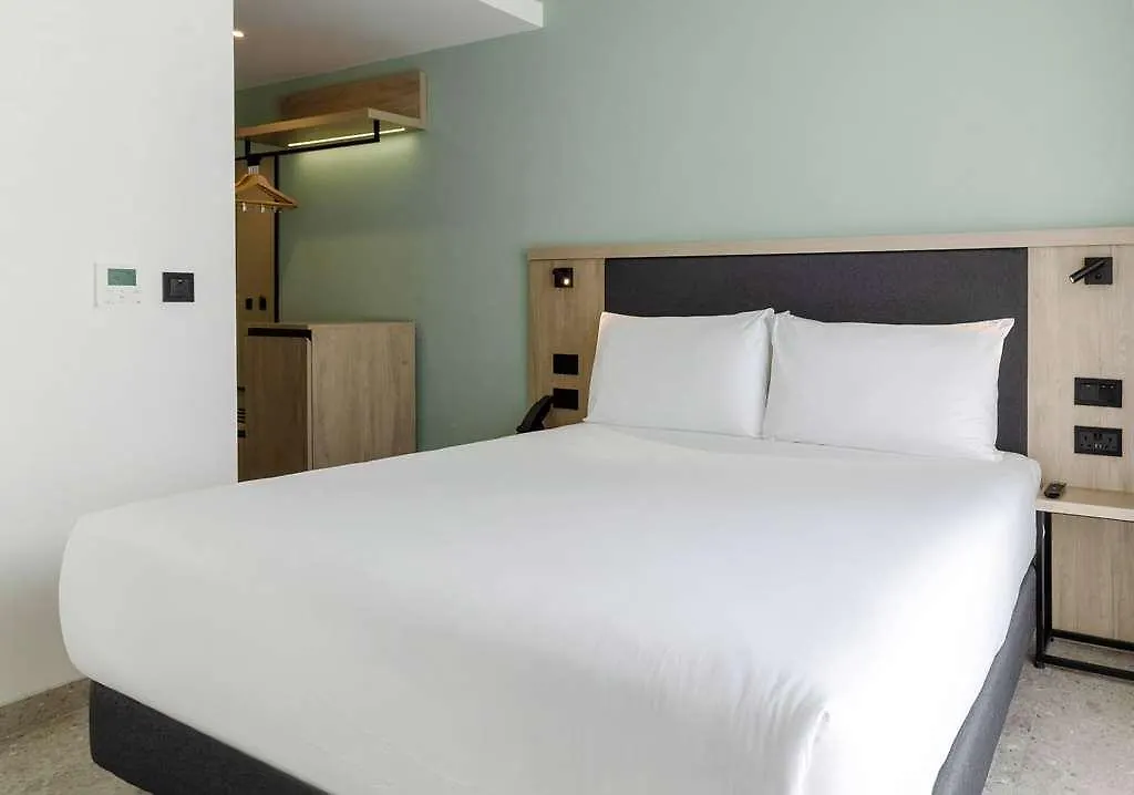 Hotel Levante St Julians Affiliated By Melia Saint Julian's 0*,  Malta